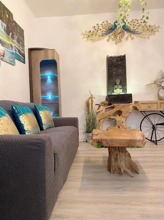 Charmant Et Moderne De L'Hay Apartment